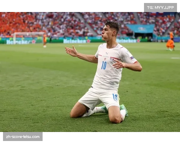 希克五轮四球屡破豪门 勒沃库森射手大场面发挥稳定